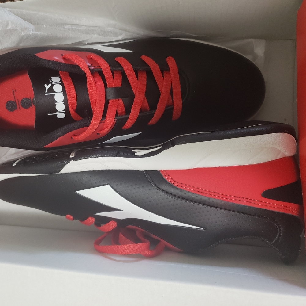 Boys Diadora Soccer Shoes